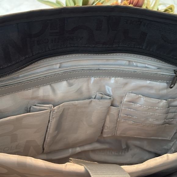 Kenneth Cole Reaction Black Briefcase with Sleek Design - Picture 8 of 9